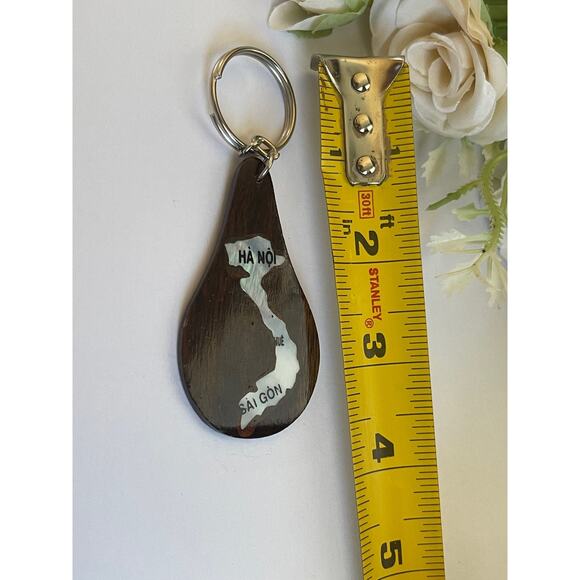 Beautiful Vintage Keychain - Picture 3 of 3